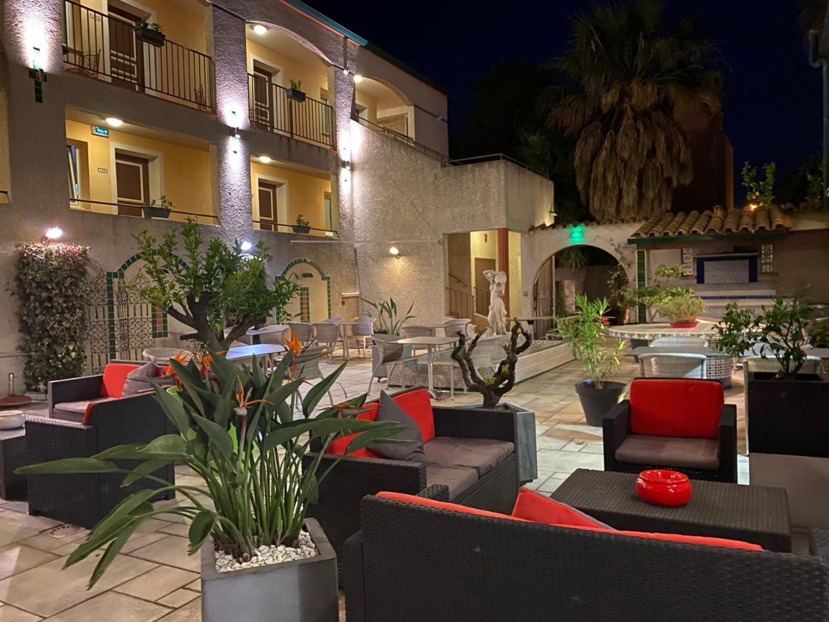 Logis Hotel Les II Mas - Perpignan Sud Кабестань Экстерьер фото